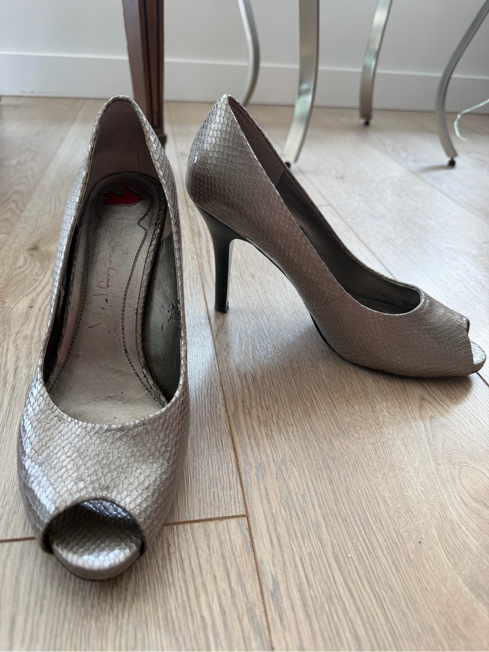 Metallic Peep-Toe High Heels in Metallic Taupe\Gray - Picture 8 of 15